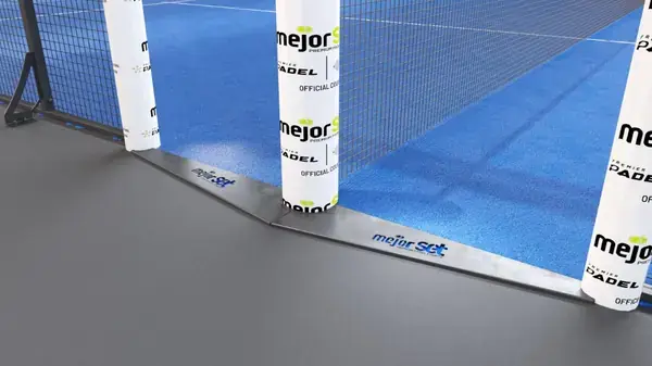 Full Panoramic MejorSet teren – pogled na čeličnu konstrukciju i staklene panele