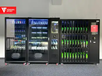 Vending Sport automati za padel klub — ormarić za rekete, automat za opremu i rashladni automat za piće